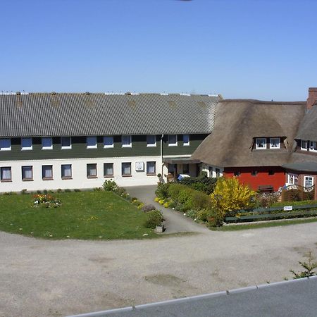 Ferienwohnungen Im Hotel Garni Zur Post Utersum Ruang foto