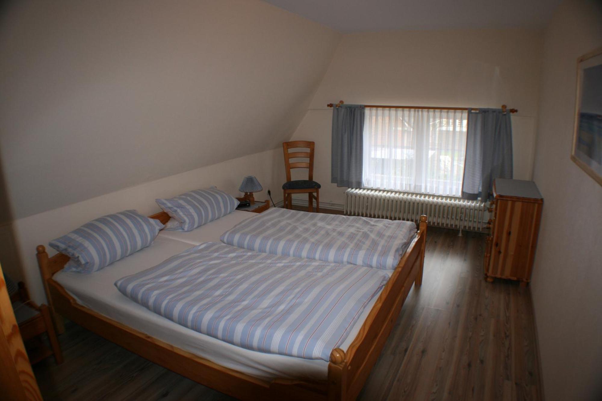 Ferienwohnungen Im Hotel Garni Zur Post Utersum Ruang foto