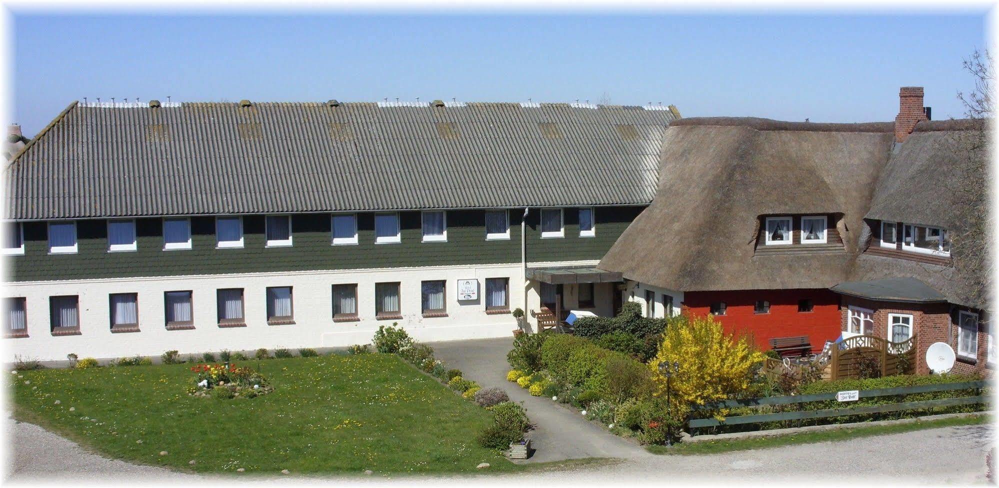 Ferienwohnungen Im Hotel Garni Zur Post Utersum Bagian luar foto
